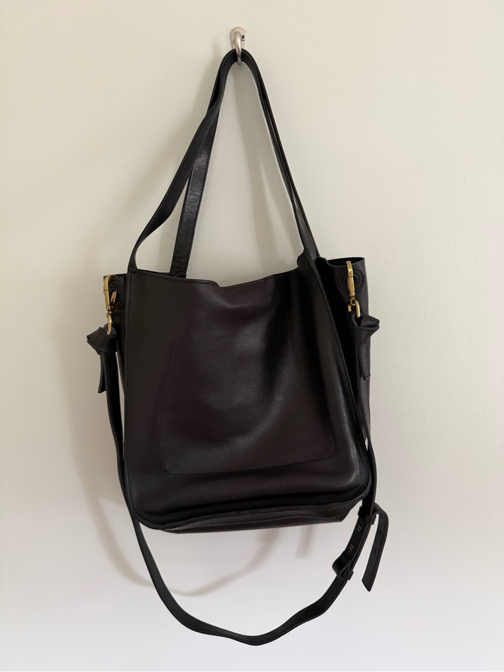Madewell Sleek Black Leather Shoulder Bag - Picture 2 of 8